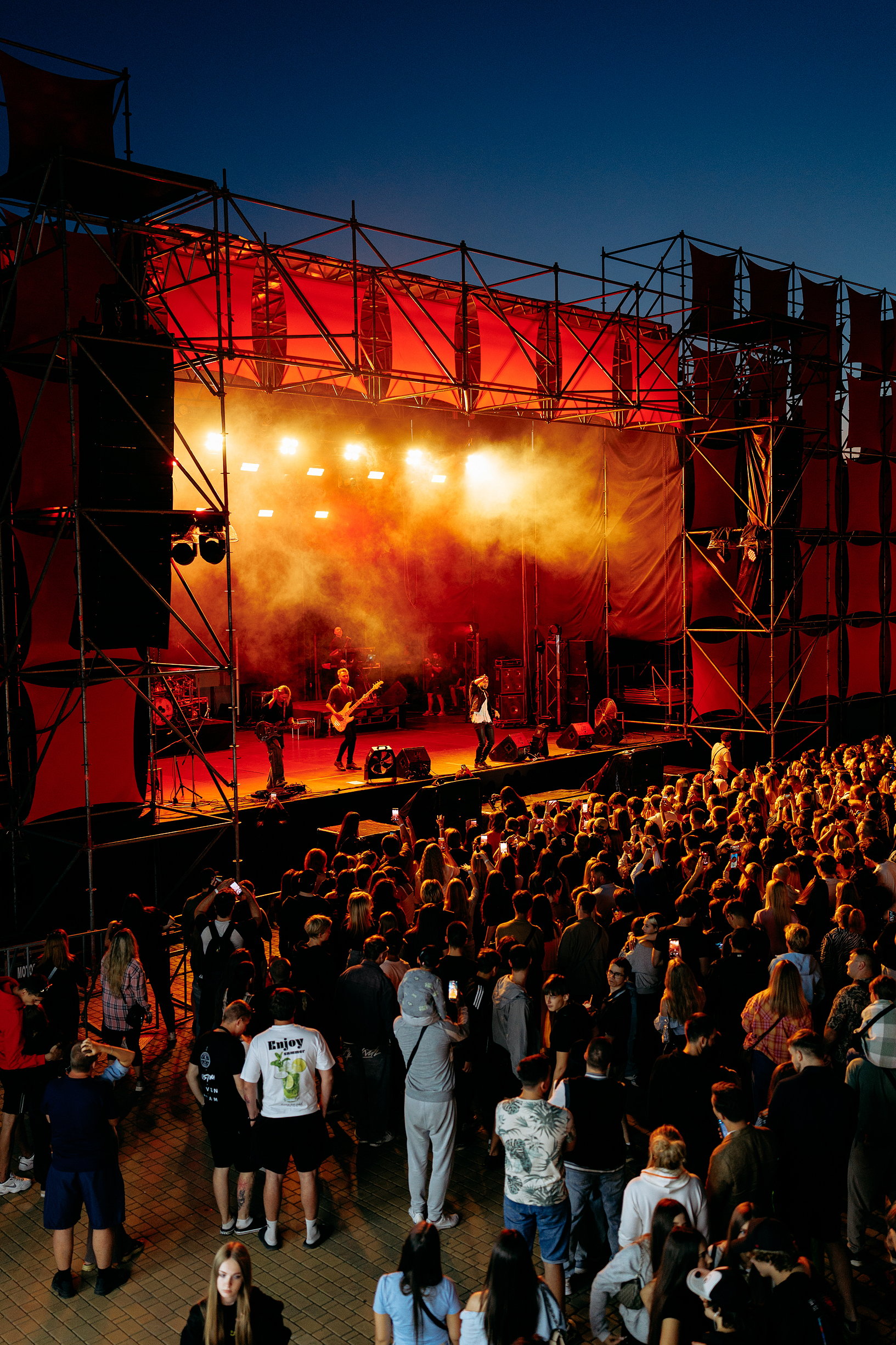 Кастомні авто та гості виставки KYIV CAR FEST на ECHO FEST